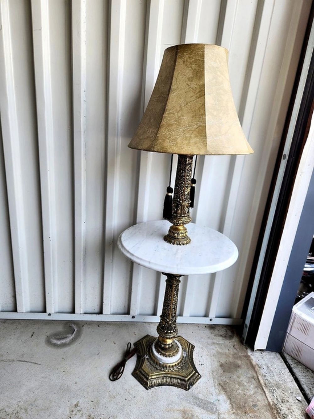 Antique Brass & Marble Ornate Table Lamp Gold & White